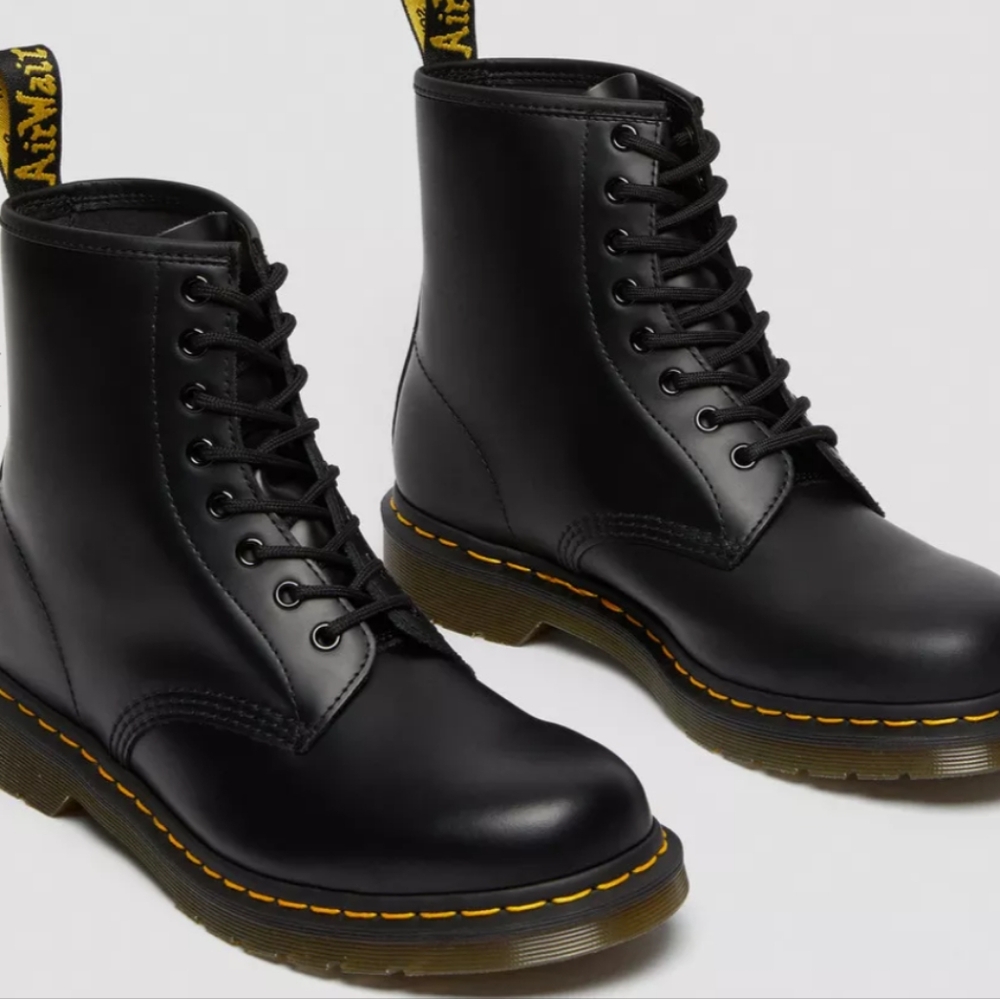 Dr. Martens Black Leather Women's Boots Size 8 NIB